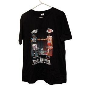 Kansas City Chiefs Philadelphia Eagles Kelce Brothers Size Large T-Shirt